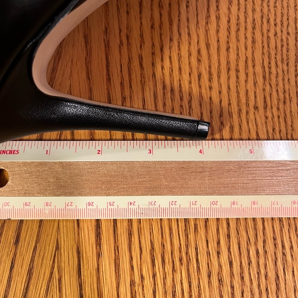 Lord &Taylor 424 Fifth Size 10 Black Bootie - Picture 11 of 12